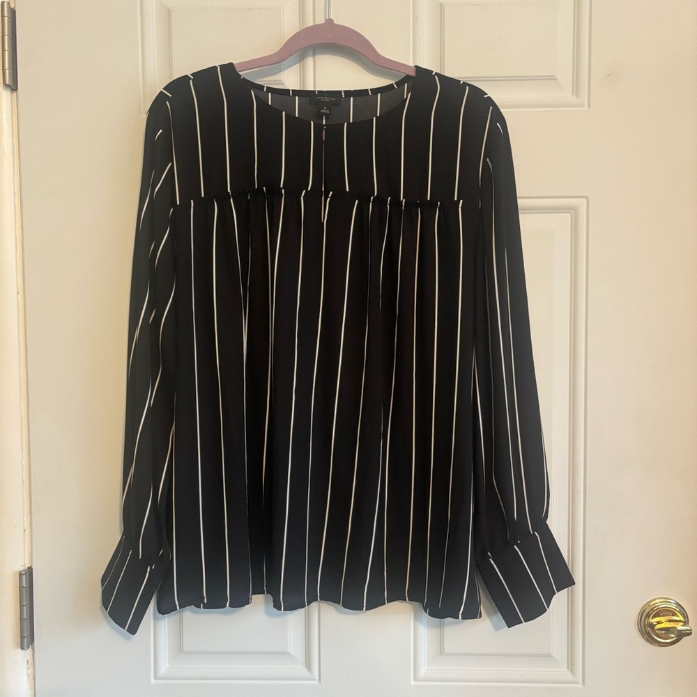 ❤️Add any 2/$15or3/$21❤️Ann Taylor Factory Black/White  Striped Blouse, Size XL